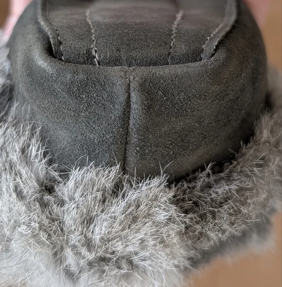 Manitobah Mukluks | Grey Suede Beaded Mukluk Slippers w Rabbit Fur, Size 8 - Picture 8 of 16